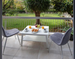 Newly Remodeled Dream Condominiun in Kifisia with Garden & Grass Lawn